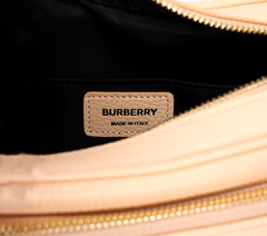 Bolsa transversal pequena Burberry em couro granulado rosa pêssego para câmera