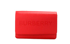 Bolsa transversal pequena de couro liso com logotipo em relevo vermelho da Burberry Hampshire