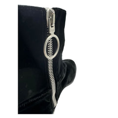 Bota feminina de cano curto em couro de bezerro preto e branco