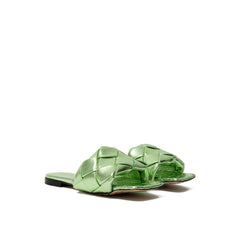 Chinelo Bottega Veneta de couro verde