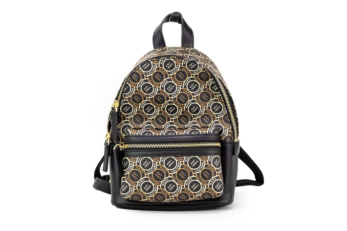 Mochila Marc Jacobs Signet Mini Preta com Logo Impresso em Couro e Bolsa para Livros
