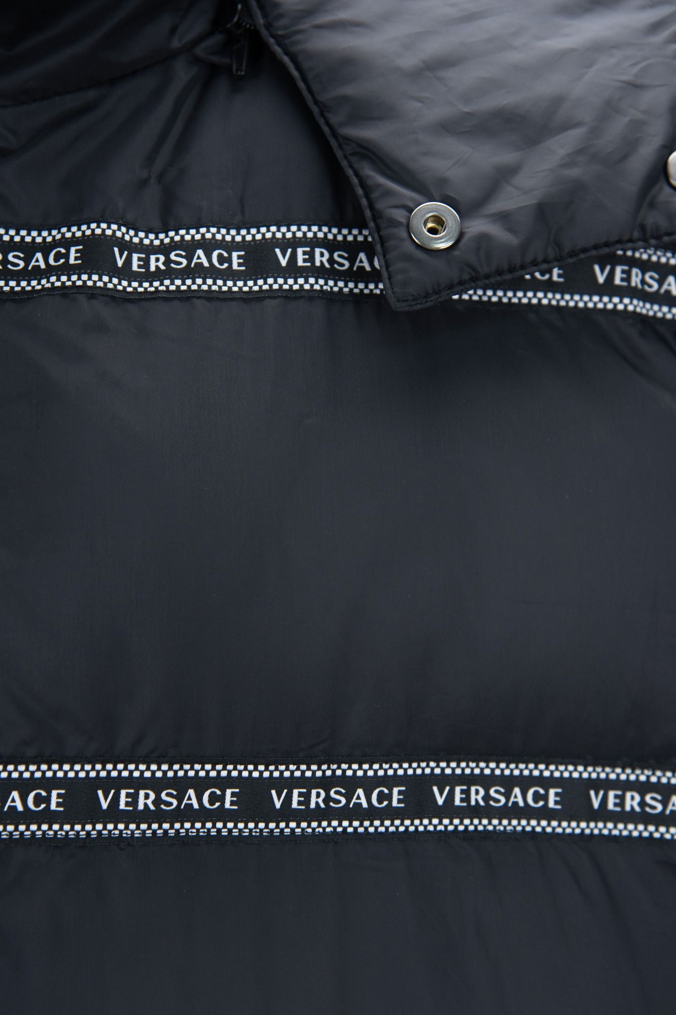 Colete Versace Elegant Black Logo Band com capuz removível