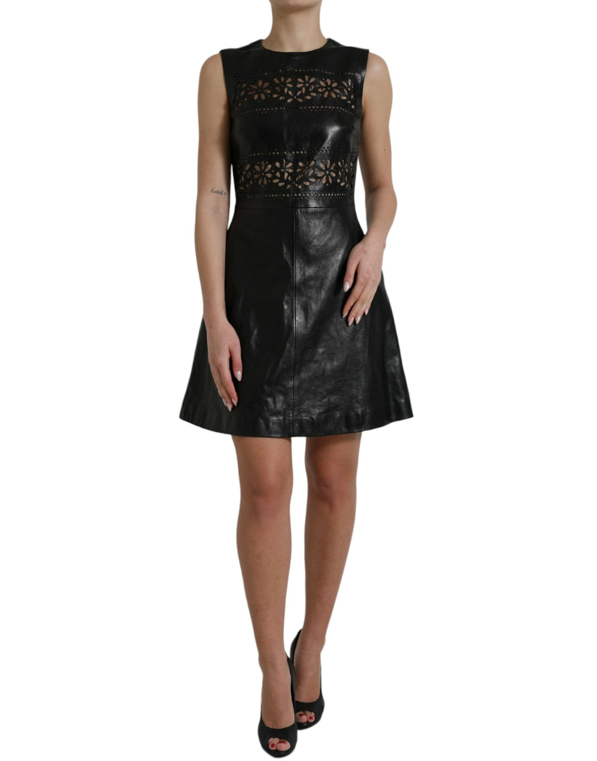 Vestido curto elegante preto com corte em A da Valentino