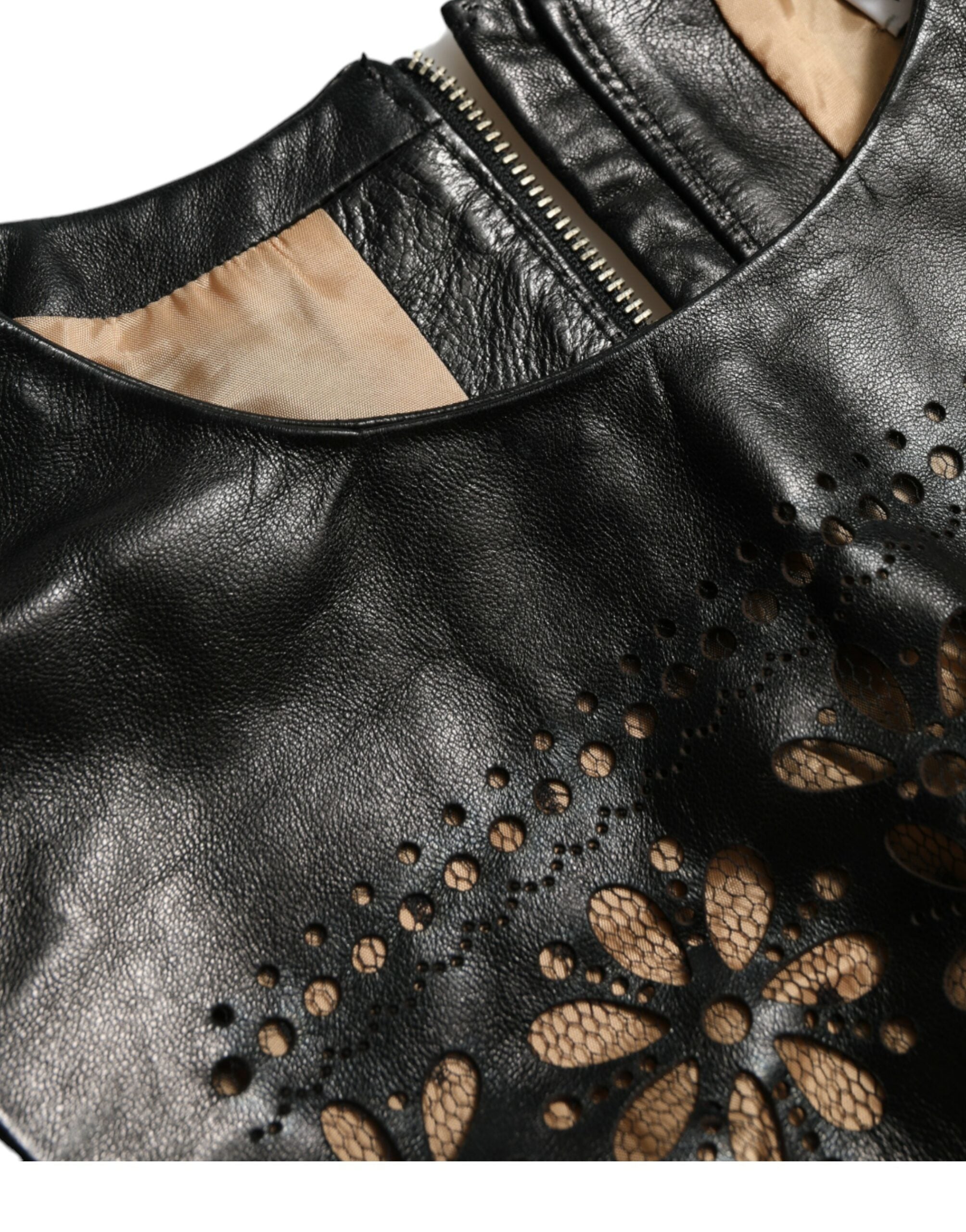 Vestido curto elegante preto com corte em A da Valentino