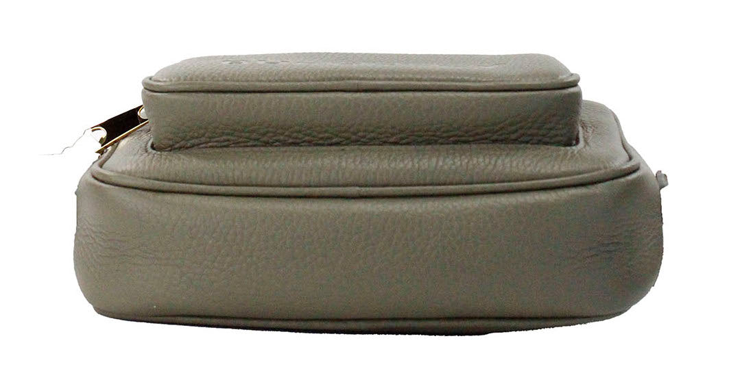 Bolsa transversal pequena Burberry de couro granulado verde escuro com estampa de câmera