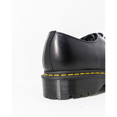 Dr. Martens Oxfords e Derby de couro preto
