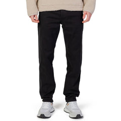 Calça jeans e calça preta de algodão Hugo Boss