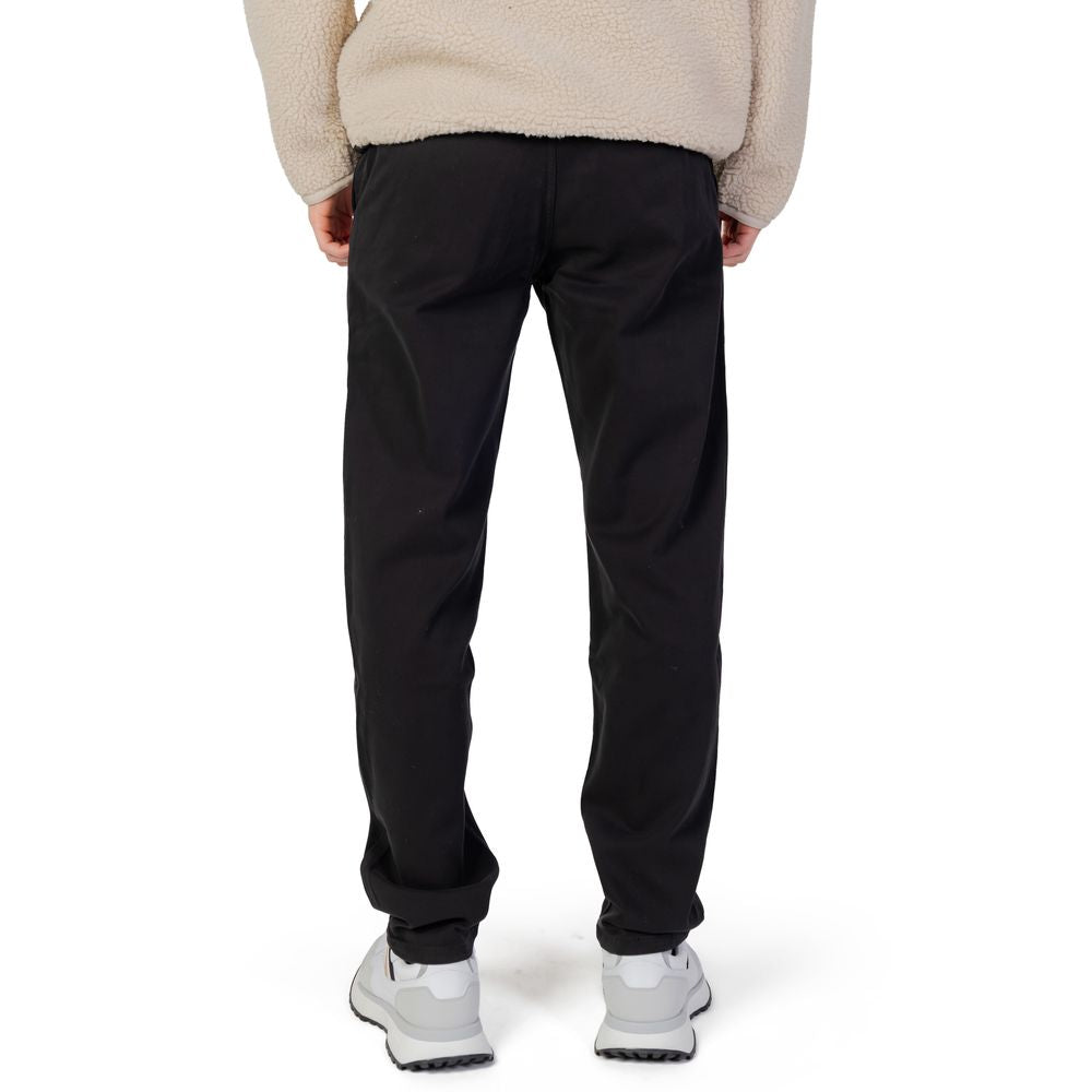 Calça jeans e calça preta de algodão Hugo Boss