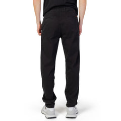 Calça jeans e calça preta de algodão Hugo Boss