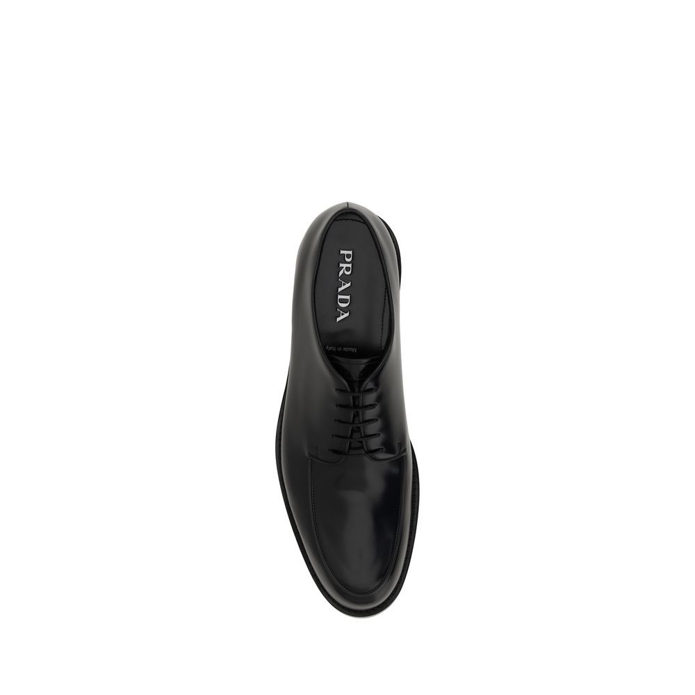 Sapatos Prada com Cadarço