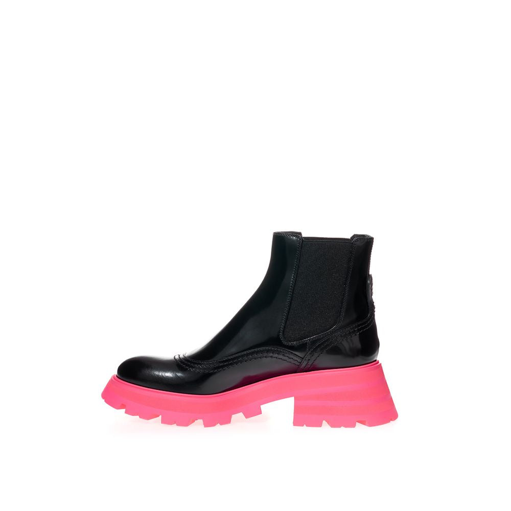 Alexander McQueen Botas Elegantes de Couro Preto