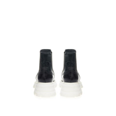 Botas de couro elegantes Alexander McQueen em preto atemporal
