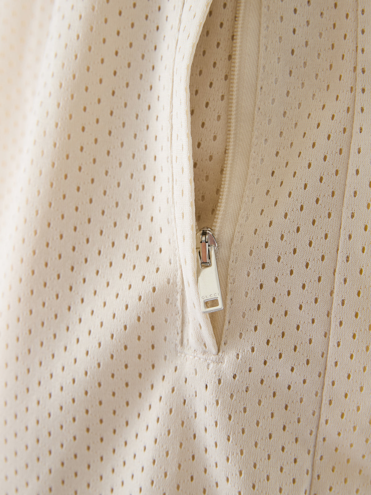 Shorts Gucci com logotipo em poliéster creme