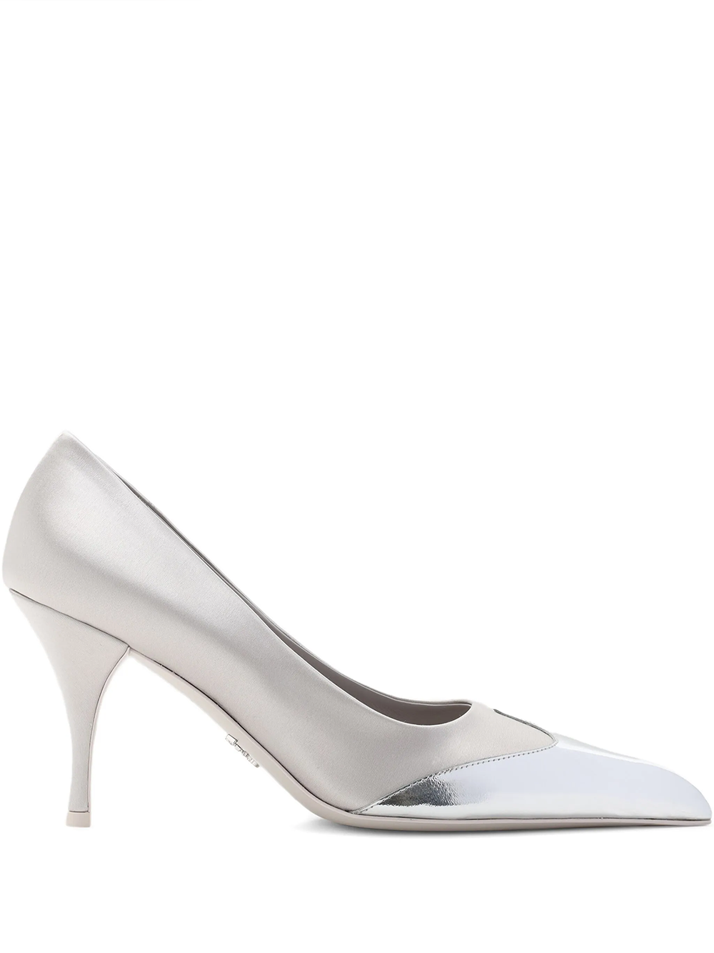 Sapatos Prada de couro acetinado e prata metálico