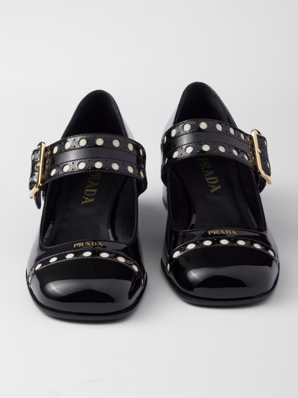 Sapatos Mary Jane Prada em couro envernizado preto