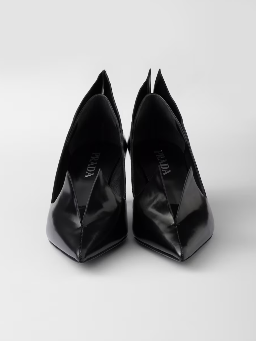 Sapatos Prada de couro escovado preto