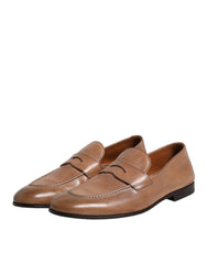 Brunello Cucinelli Sapatos sociais mocassim de couro marrom