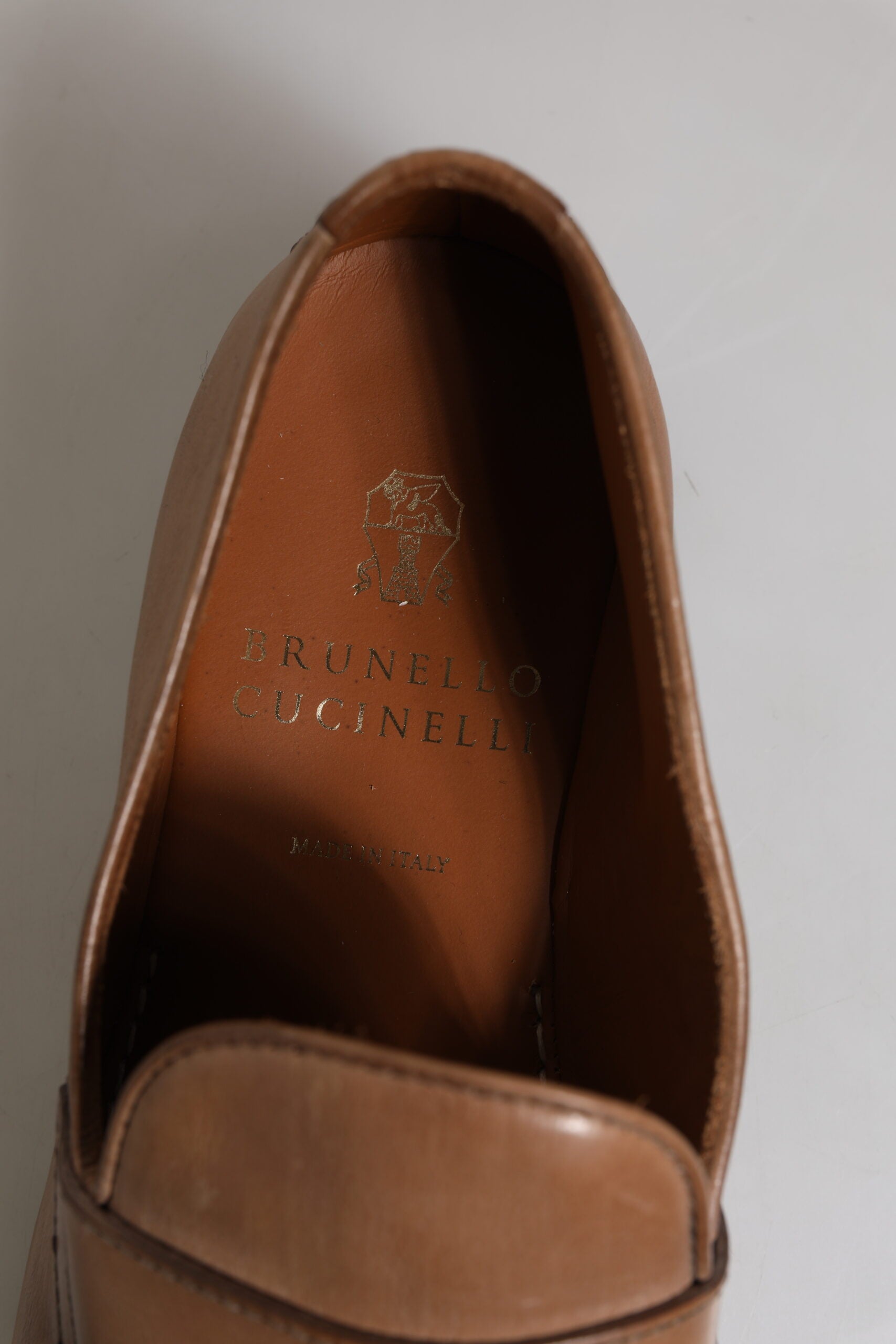 Brunello Cucinelli Sapatos sociais mocassim de couro marrom