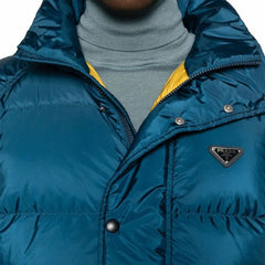 Jaqueta Prada com logotipo triangular