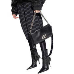 Bolsa Balenciaga BB Soft Média com Aba